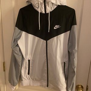 Nike Windbreaker size M